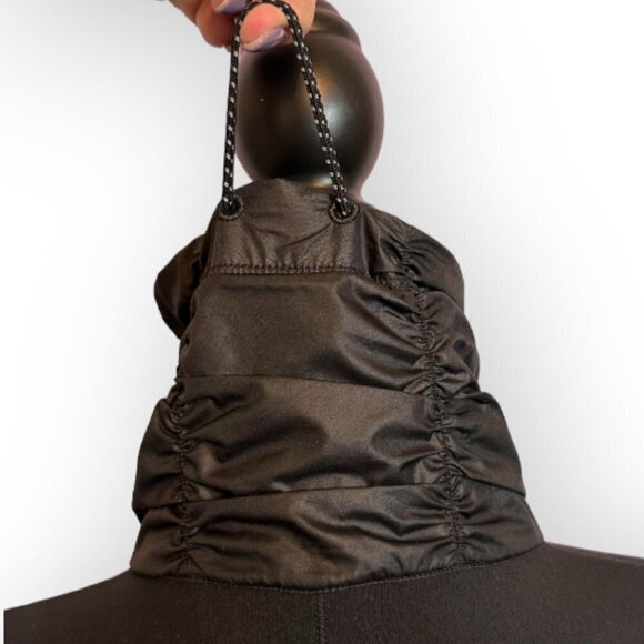 Under Armour Women's Running Jacket with Neck Guard Black Size Small - Picture 5 of 13